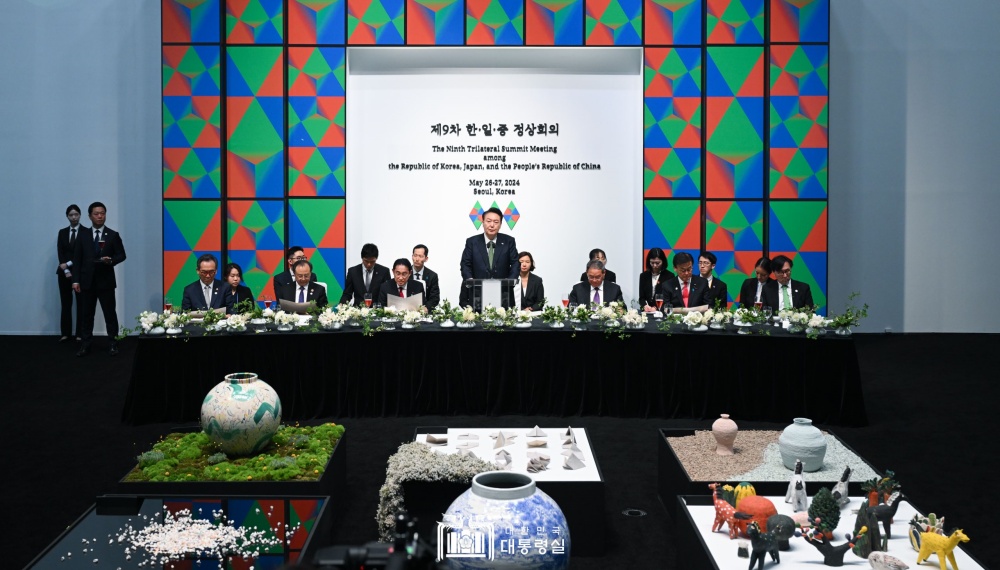 윤석열 대통령, 한·일·중 환영 만찬 참석